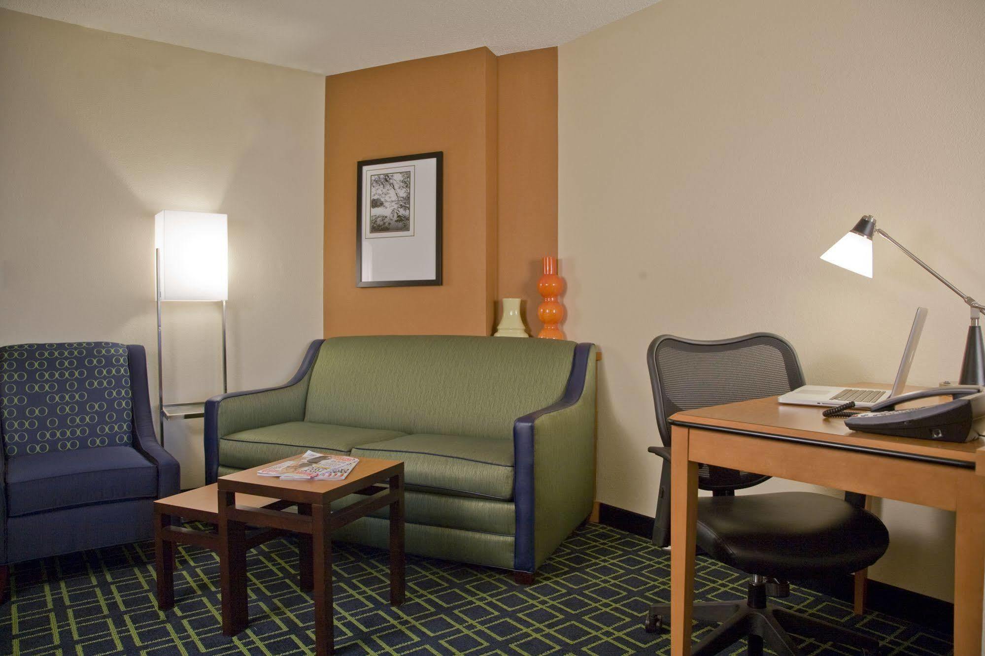 Fairfield Inn And Suites By Marriott Montgomery Eastchase Exterior foto